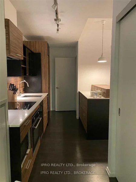 75 St Nicholas Street 701, Toronto C01, ON M4Y 0A5