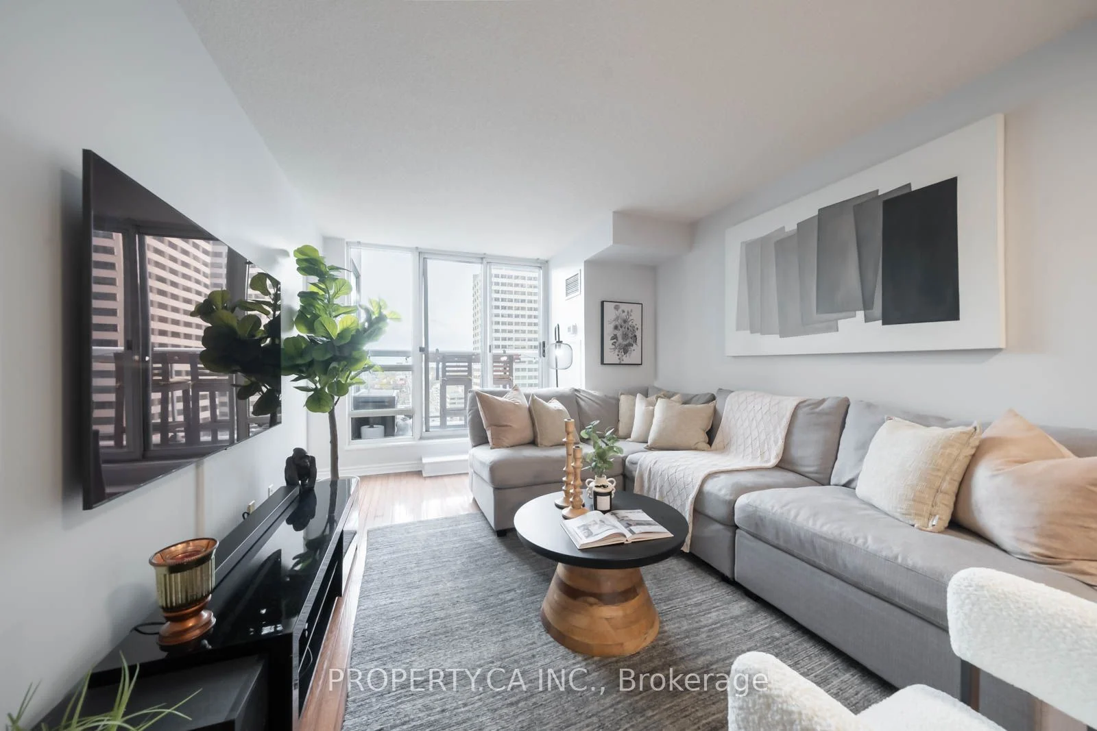 43 Eglinton Avenue E 1902, Toronto C10, ON M4P 1A2