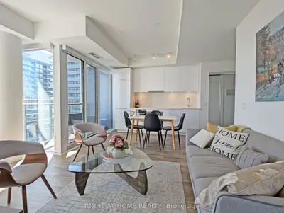 Condo Apartment in Toronto
