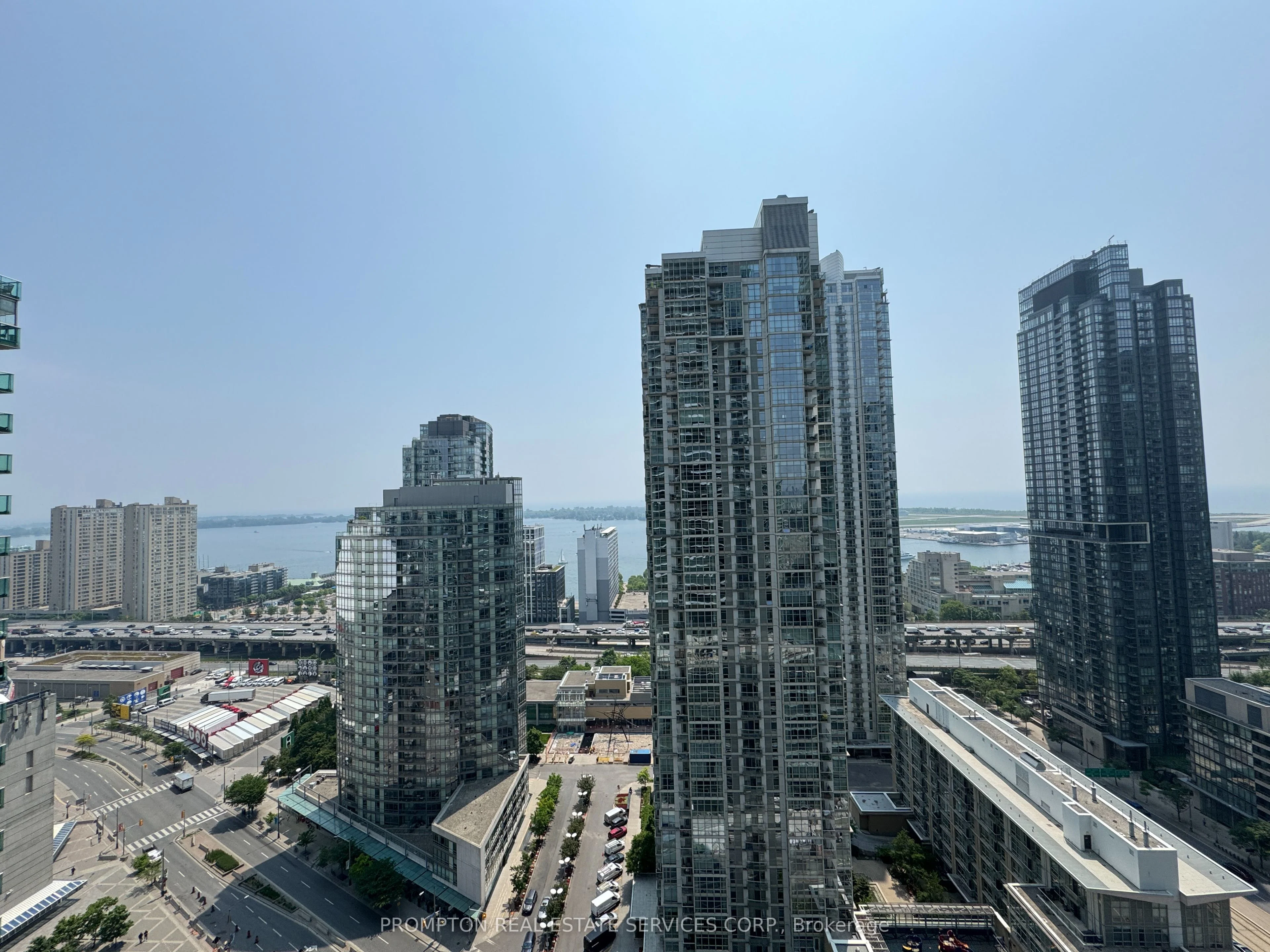 1 Concord Cityplace Way 2806, Toronto C01, On M5v 0x3
