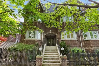 Condo Townhouse in Toronto