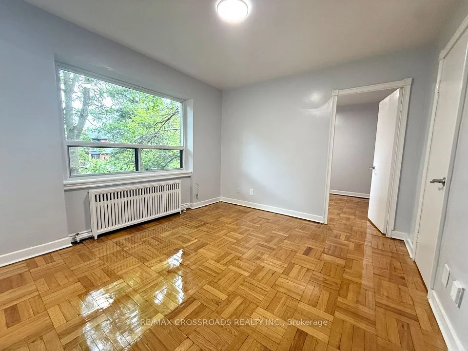 2770 Yonge Street 204, Toronto C04, ON M4N 2J3