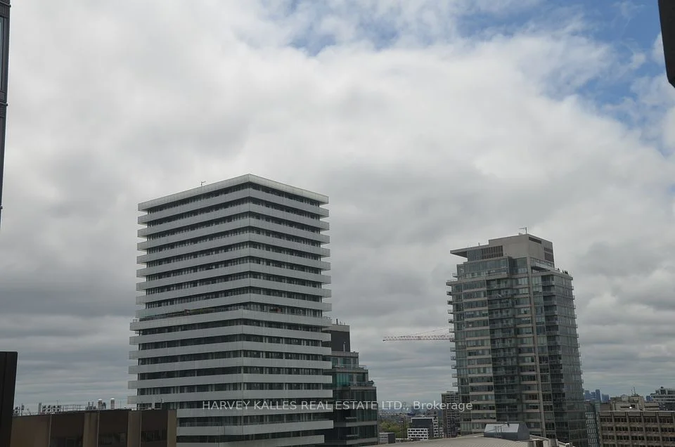 155 Yorkville Avenue 1912, Toronto C02, ON M5R 1C4