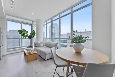 Condo Apartment in Toronto