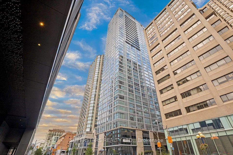188 Cumberland Street 1813, Toronto C02, On M5r 2g3
