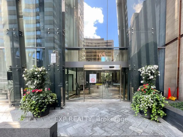 65 St. Mary Street 610, Toronto C01, ON M5S 0A6
