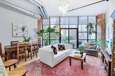 Condo Apartment in Toronto