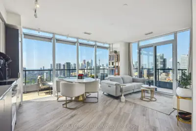 Condo Apartment in Toronto