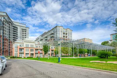 Condo Apartment in Toronto