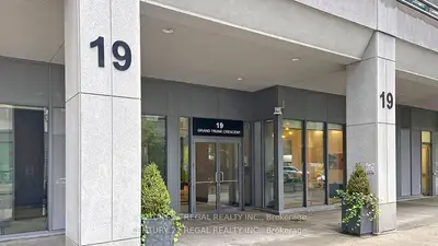 Condo Apartment in Toronto