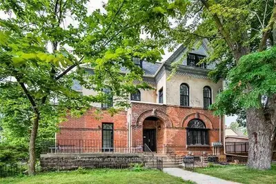 Duplex in Toronto