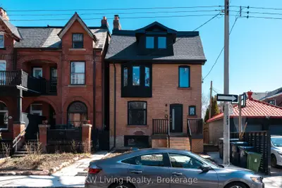 Triplex in Toronto