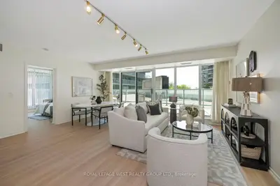 Condo Apartment in Toronto