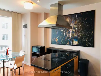 1121 Bay Street 909, Toronto C01, On M5s 3l9