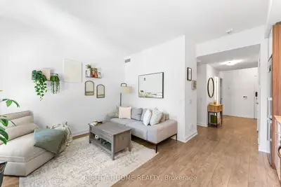 Condo Apartment in Toronto