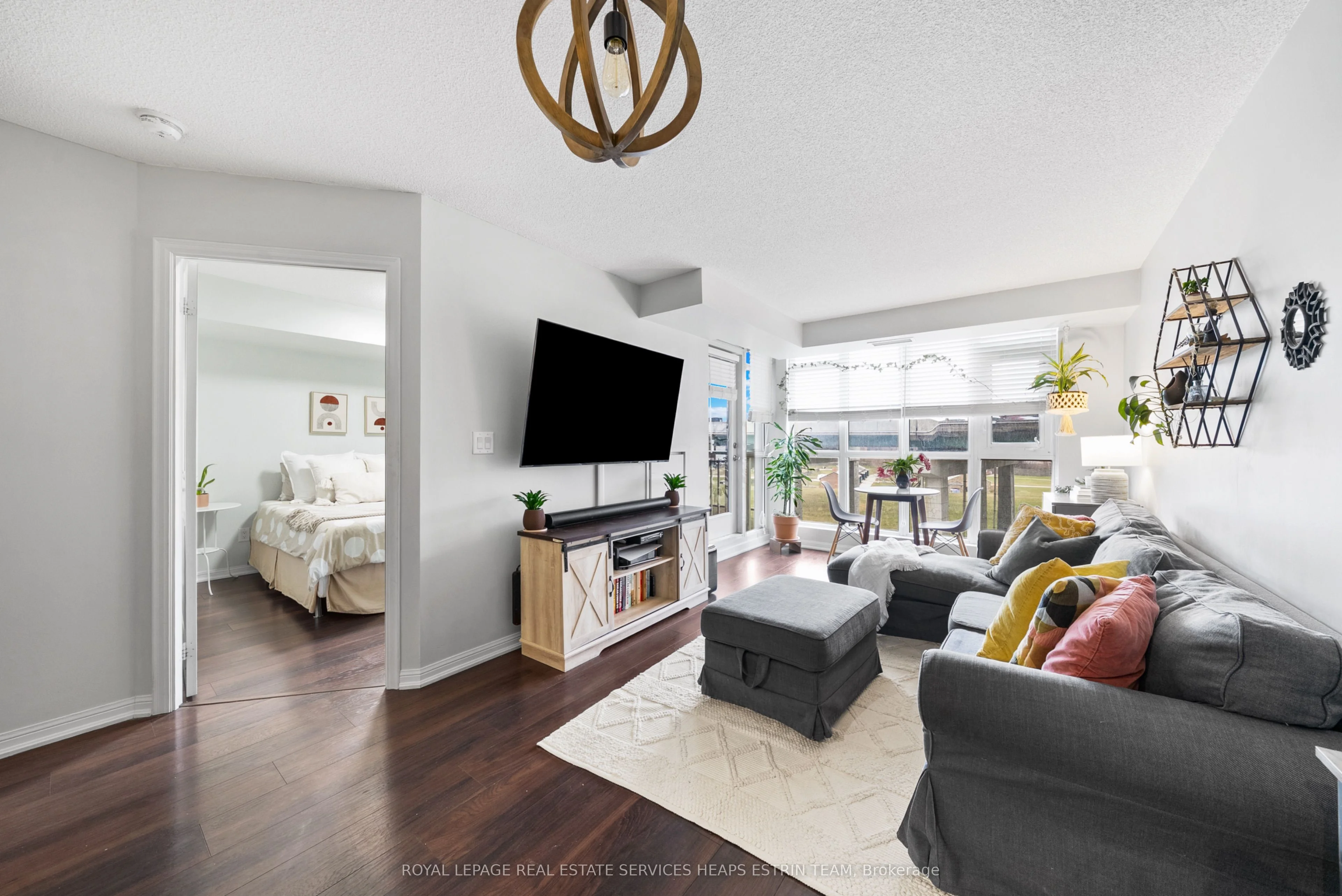 35 Bastion Street 825, Toronto C01, ON M5V 0C2
