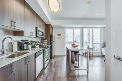 225 Sackville Street 1912, Toronto C08, On M5a 0b9