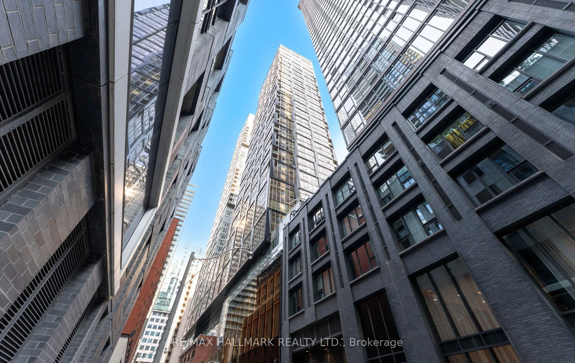 Condo Apartment in Toronto
