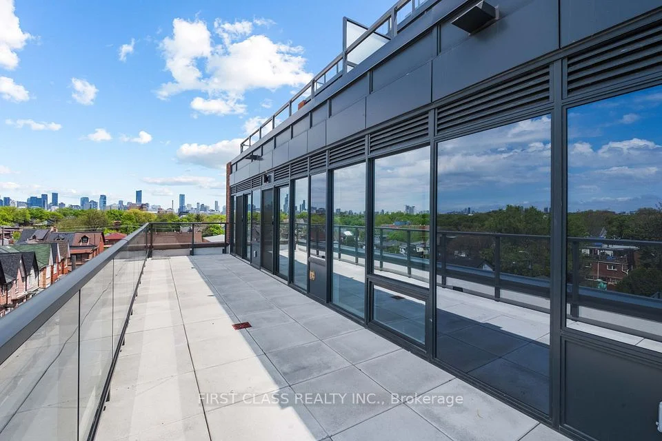 5 Lakeview Avenue 516, Toronto C01, ON M6J 1X4