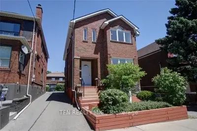 Triplex in Toronto