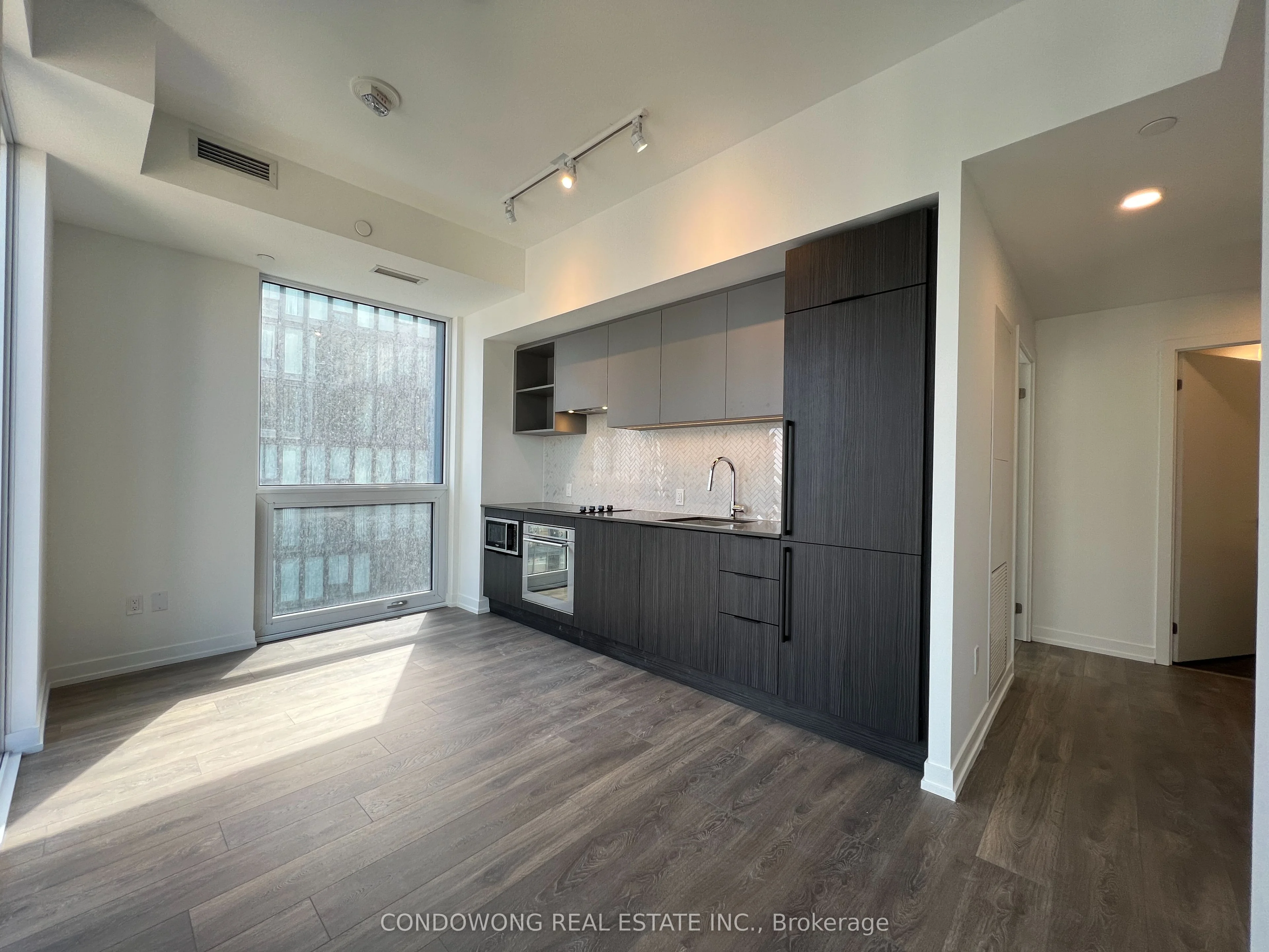 82 Dalhousie Street 2503, Toronto C08, ON M5B 0C5