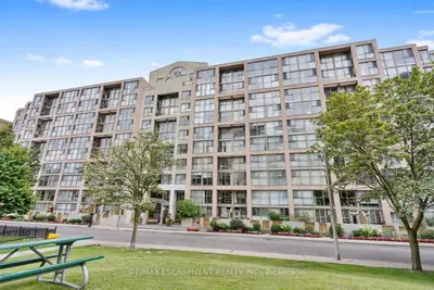 Condo Apartment in Toronto