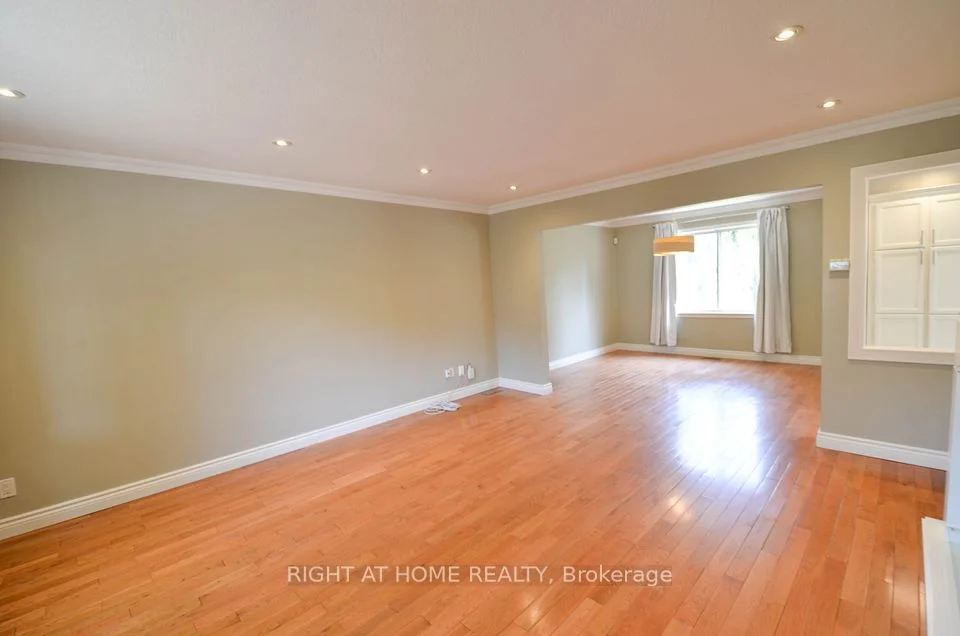 203 Kingsdale Avenue, Toronto C14, ON M2N 3X1