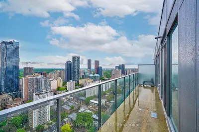 50 Wellesley Street E 4002, Toronto C08, On M4y 0c8
