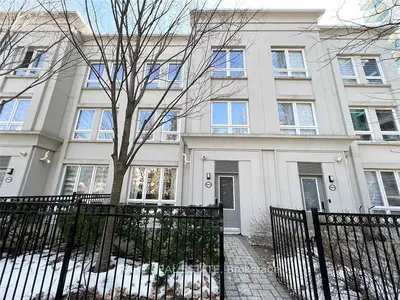 Condo Townhouse in Toronto
