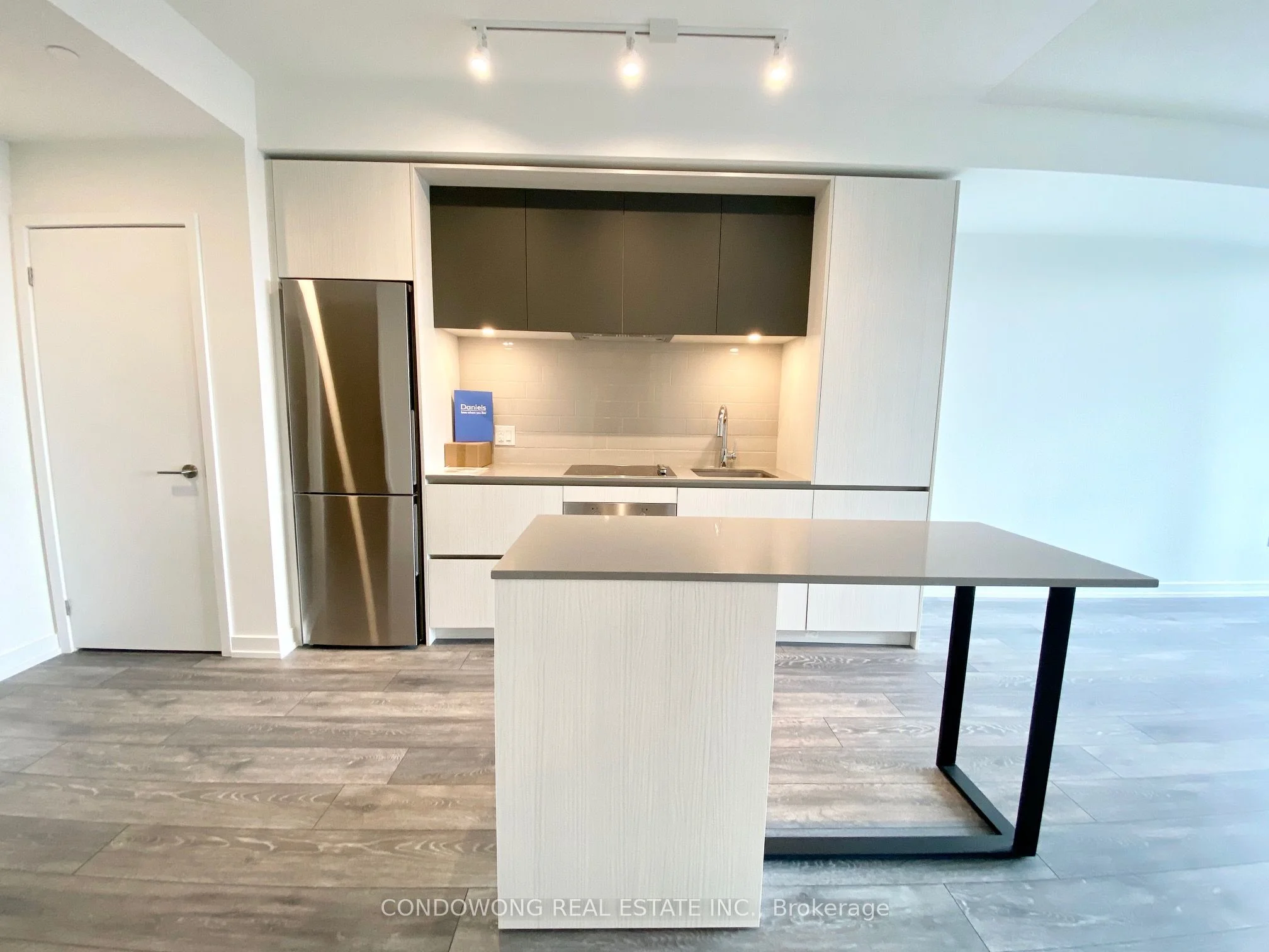 225 Sumach Street 804, Toronto C08, On M5a 0p8