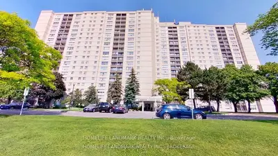 Condo Apartment in Toronto