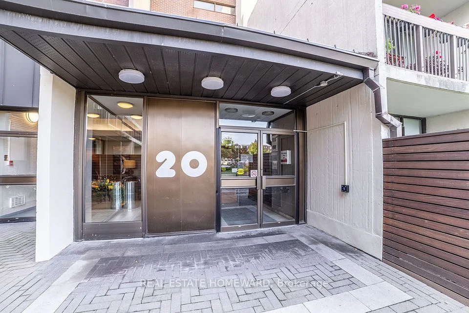 20 Fashion Roseway 415, Toronto C14, ON M2N 6B5