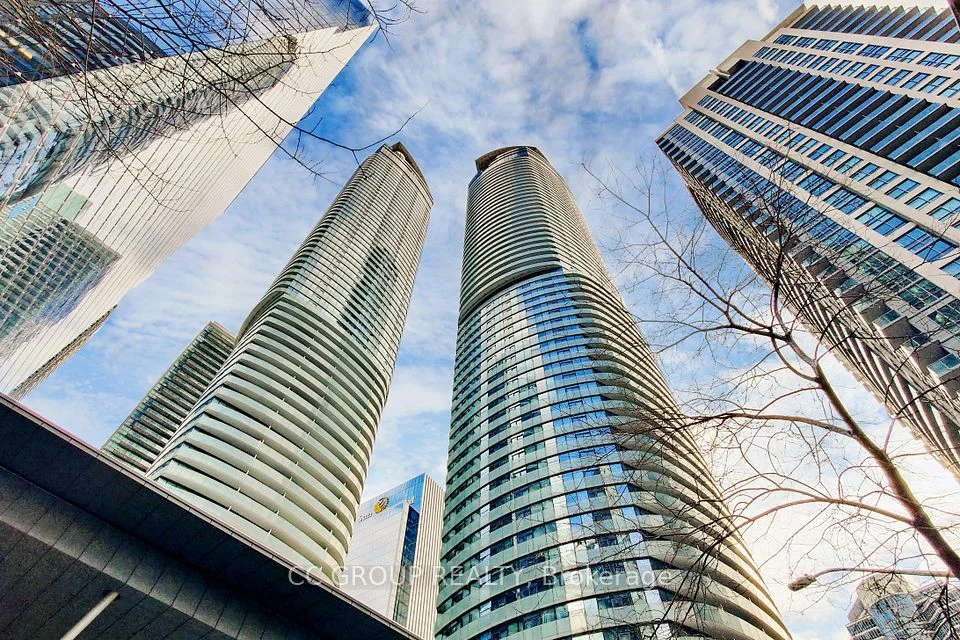 12 York Street 4301, Toronto C01, On M5j 0a9
