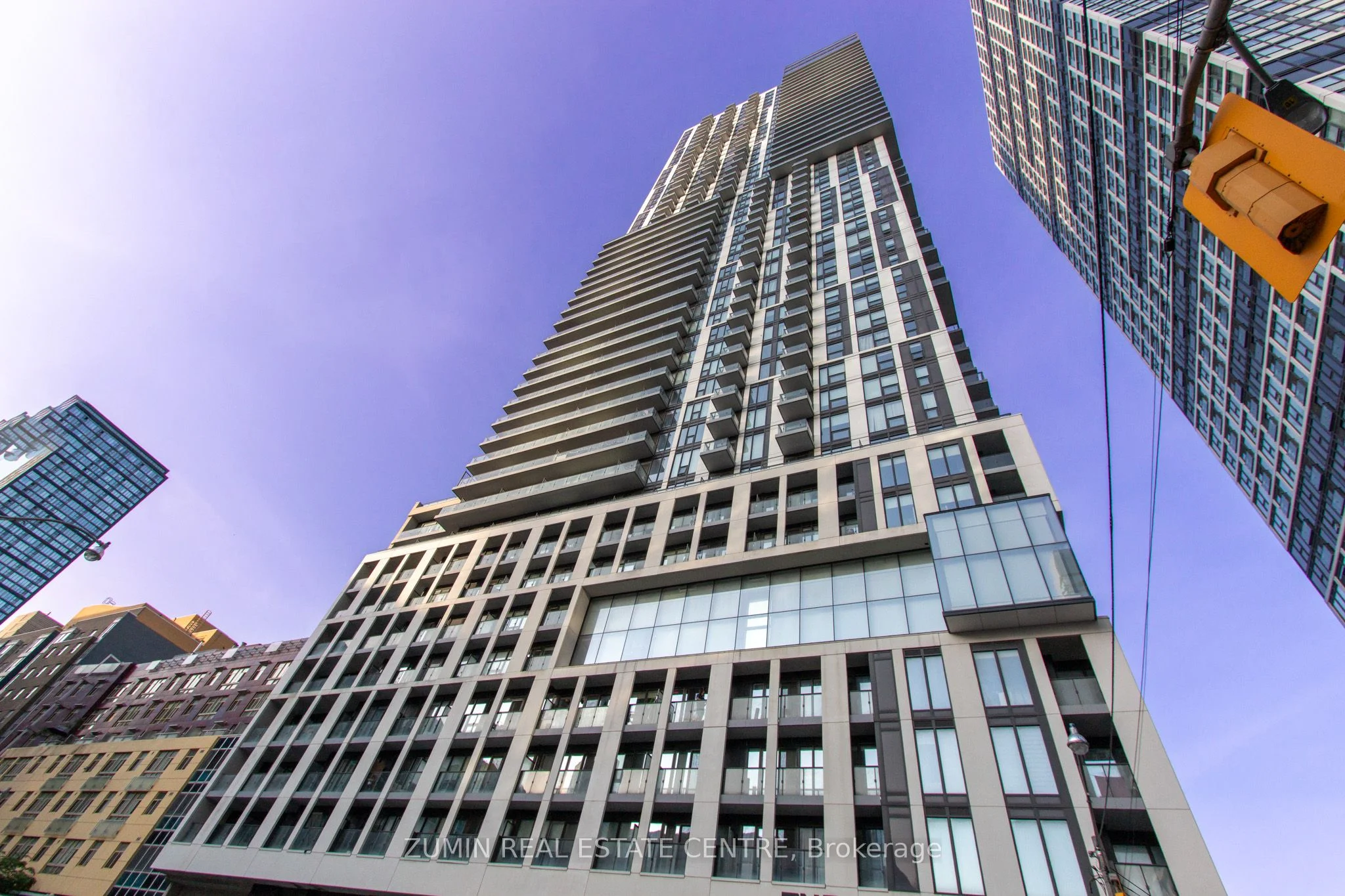 251 Jarvis Street 2002, Toronto C08, ON M5B 0C3