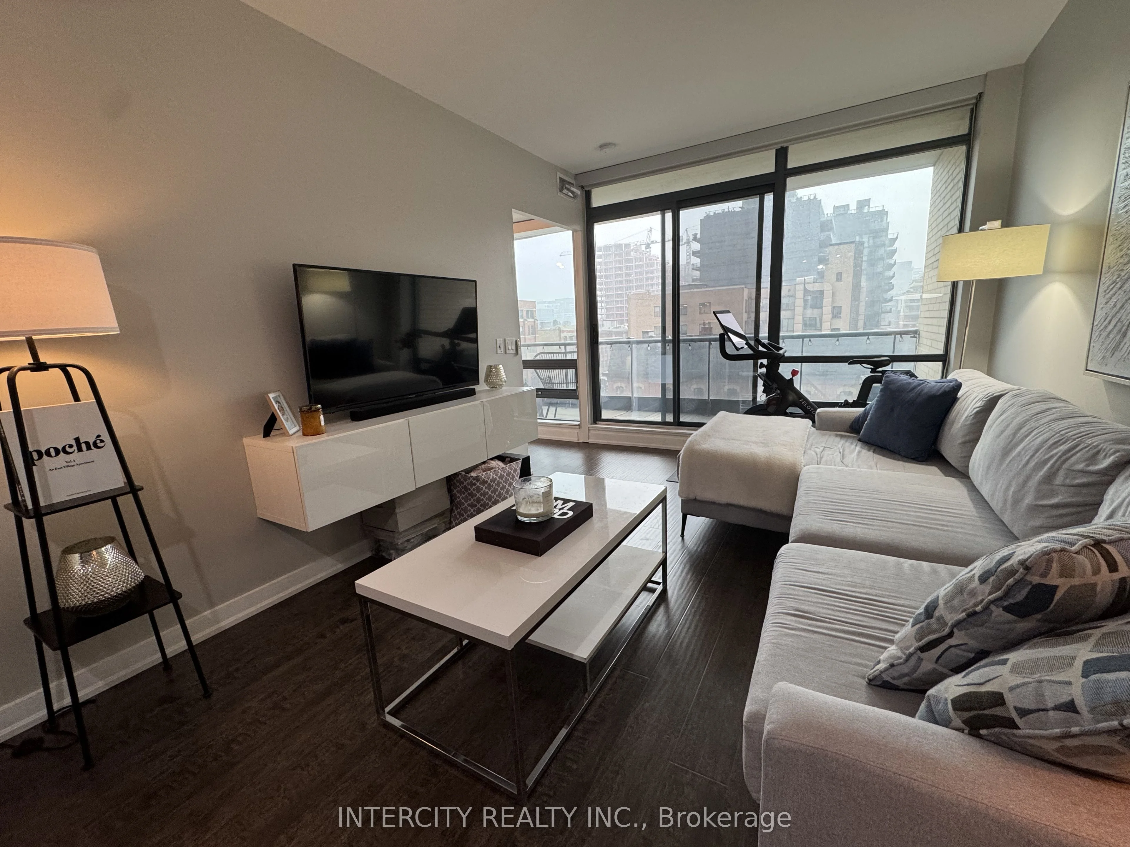 438 King Street W 606, Toronto C01, ON M5V 3T9