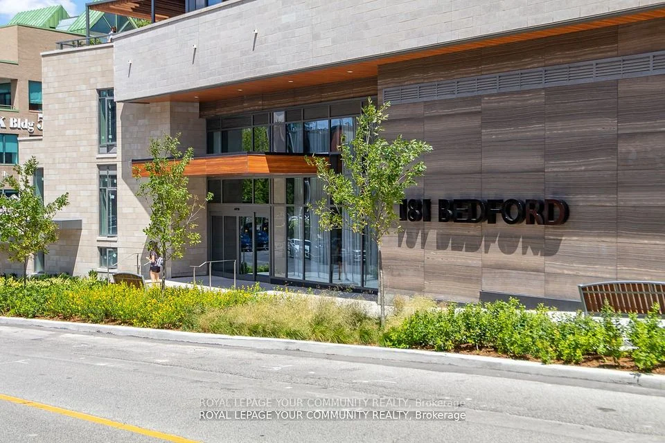 181 Bedford Road 910, Toronto C02, On M5r 0c2