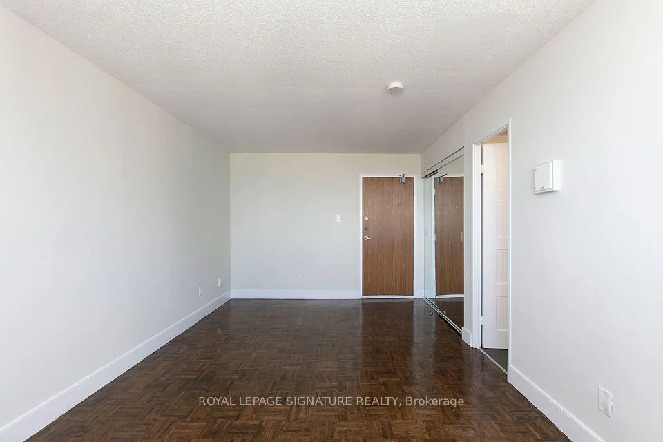 33 Isabella Street 1205, Toronto C08, ON M4Y 2P7