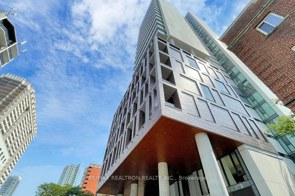81 wellesley Street E 2001, Toronto C08, ON N5V 1J6