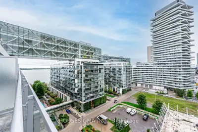 Condo Apartment in Toronto
