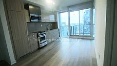 290 Adelaide Street W 3712, Toronto C01, ON M5V 0P3