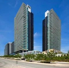 33 Singer Court 815, Toronto C15, ON M2K 0B4