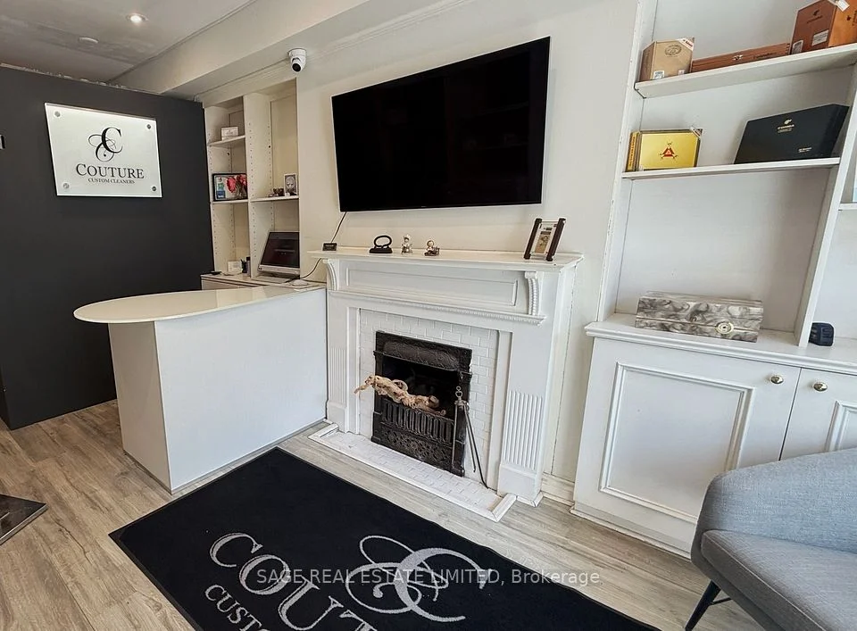 182 Davenport Road First Floor, Toronto C02, ON M5R 1J2