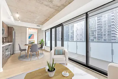 Condo Apartment in Toronto
