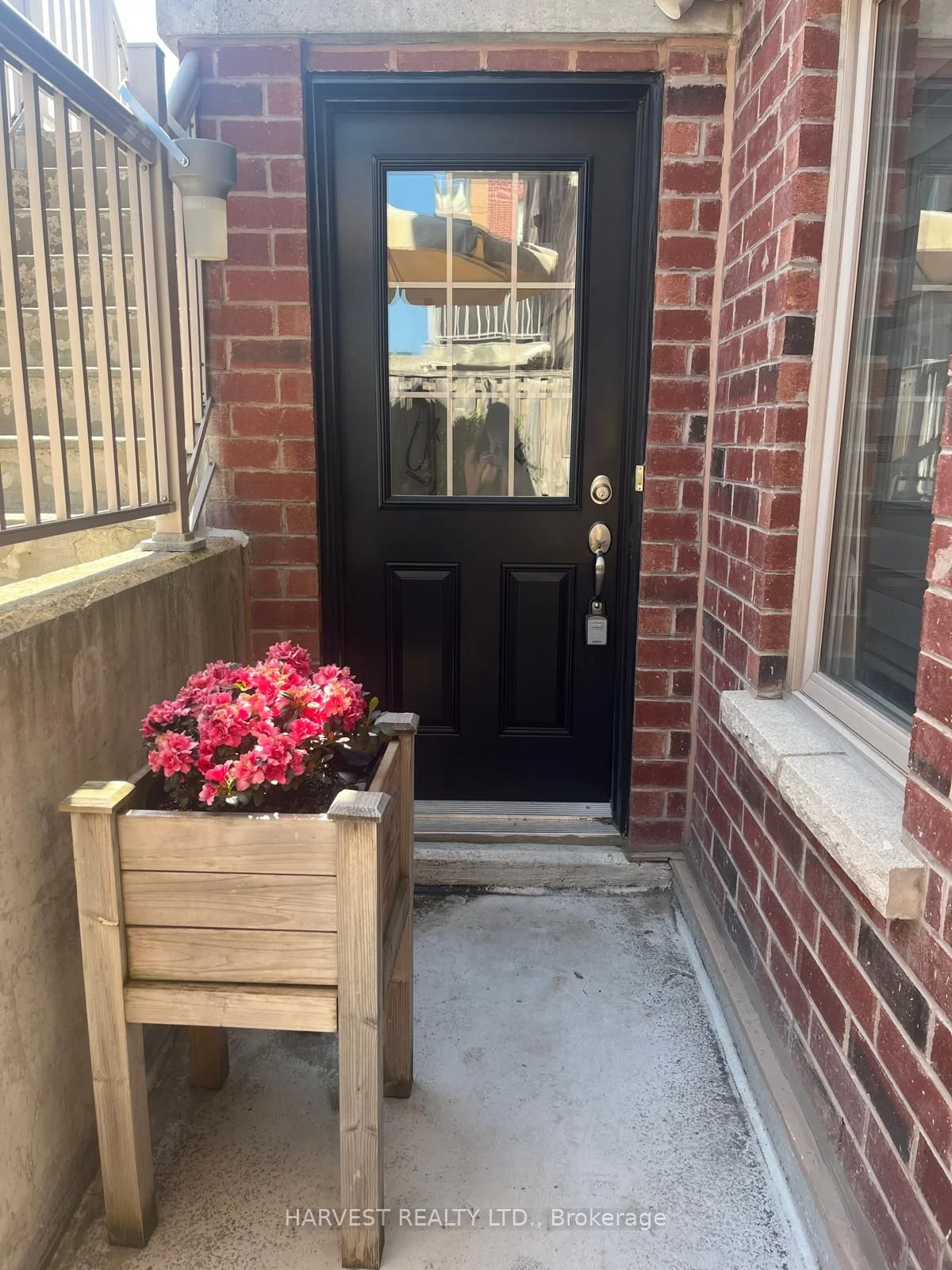 1 Ruttan Street 104, Toronto C01, ON M6P 0A1