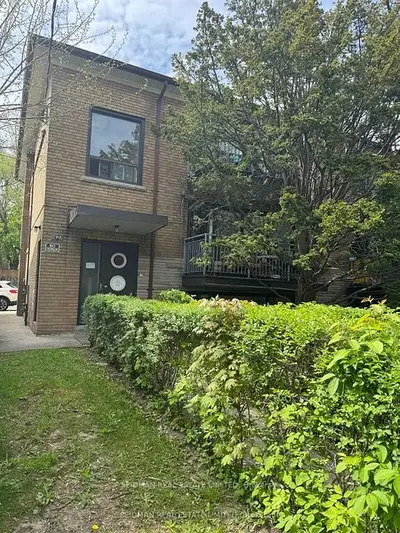 Triplex in Toronto