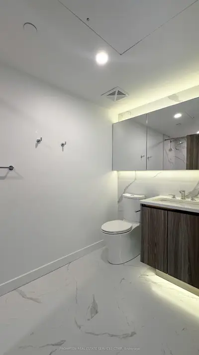 1 Concord Cityplace Way 3111, Toronto C01, On M5v 0x3