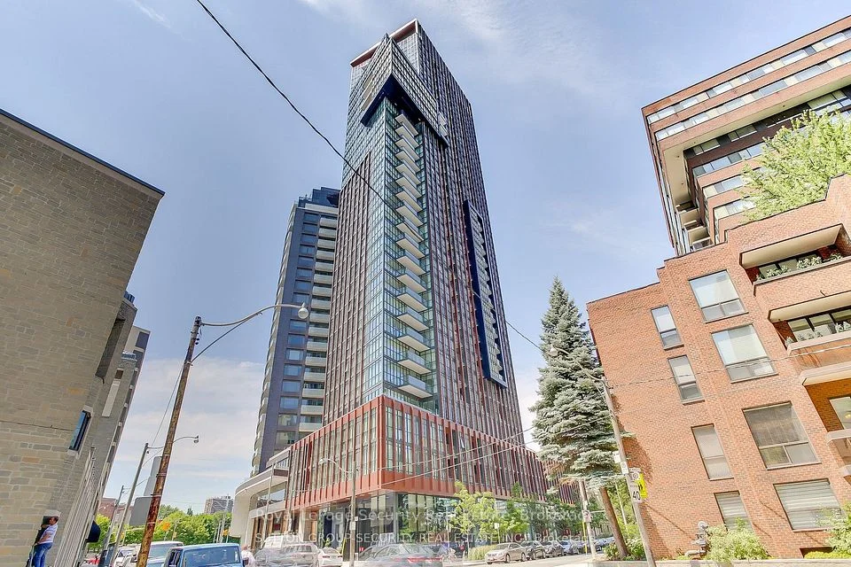 32 Davenport Road 1605, Toronto C02, ON M5R 1H3
