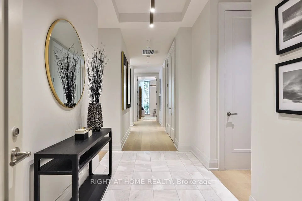 10 Prince Arthur Avenue Garden Home 2, Toronto C02, ON M5R 1A9
