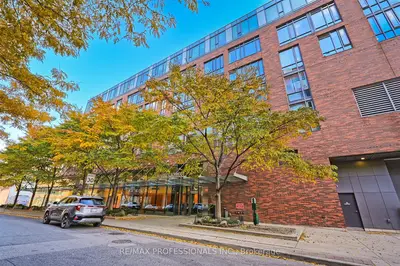 Condo Apartment in Toronto