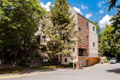 Condo Townhouse in Toronto